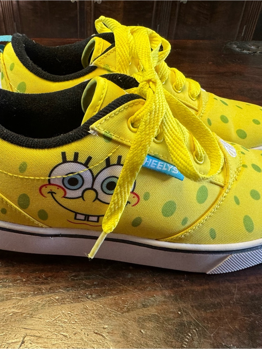 Heelys Kids Yellow SpongeBob Lace-Up Skate Shoes youth size 6